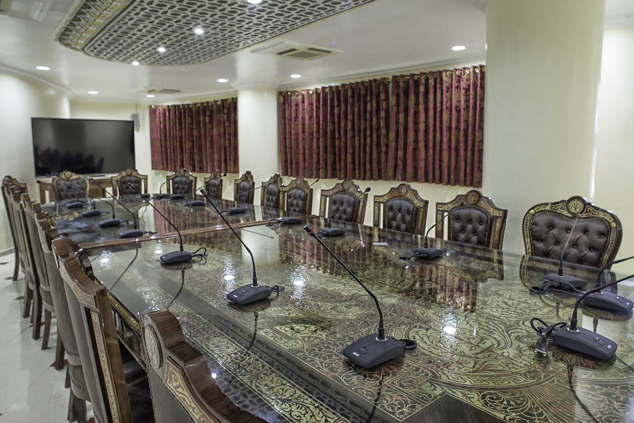 Hotel Ville Des Roses Blida Bagian luar foto